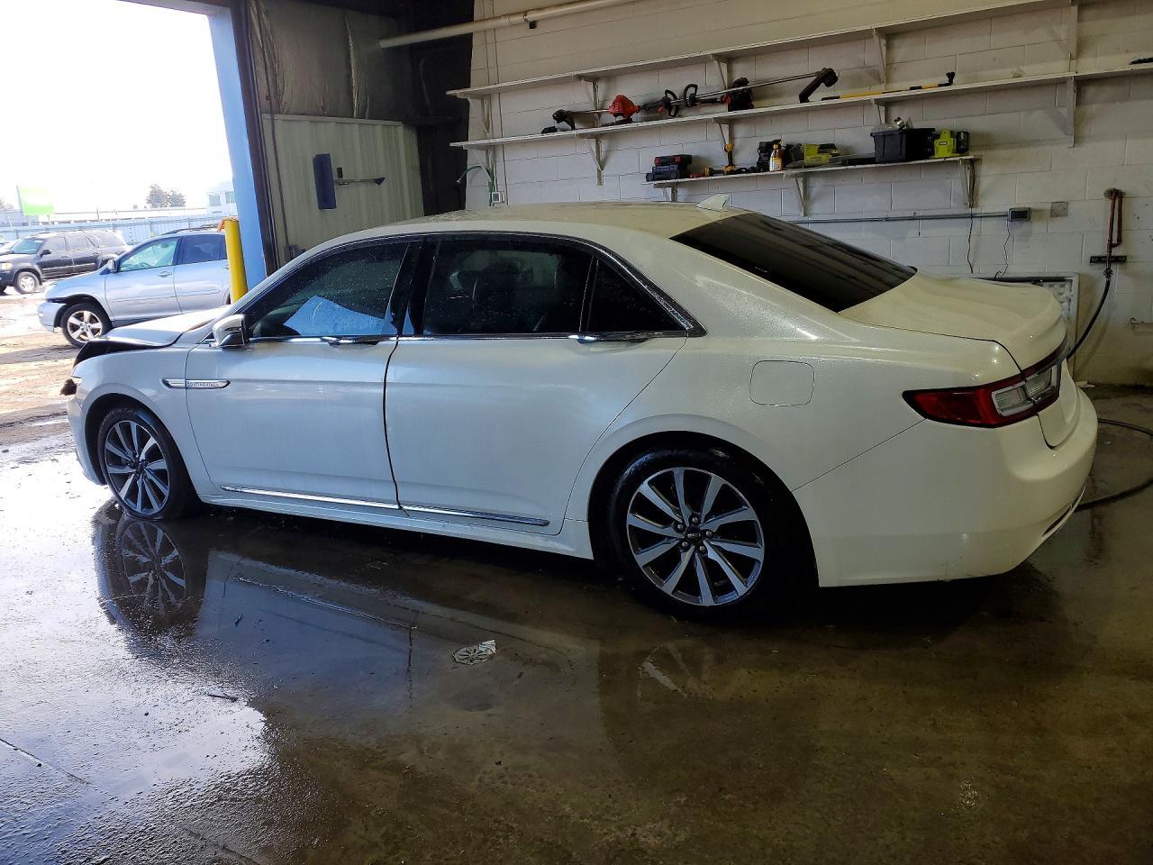 2018 Lincoln Continental - zdjęcie 2