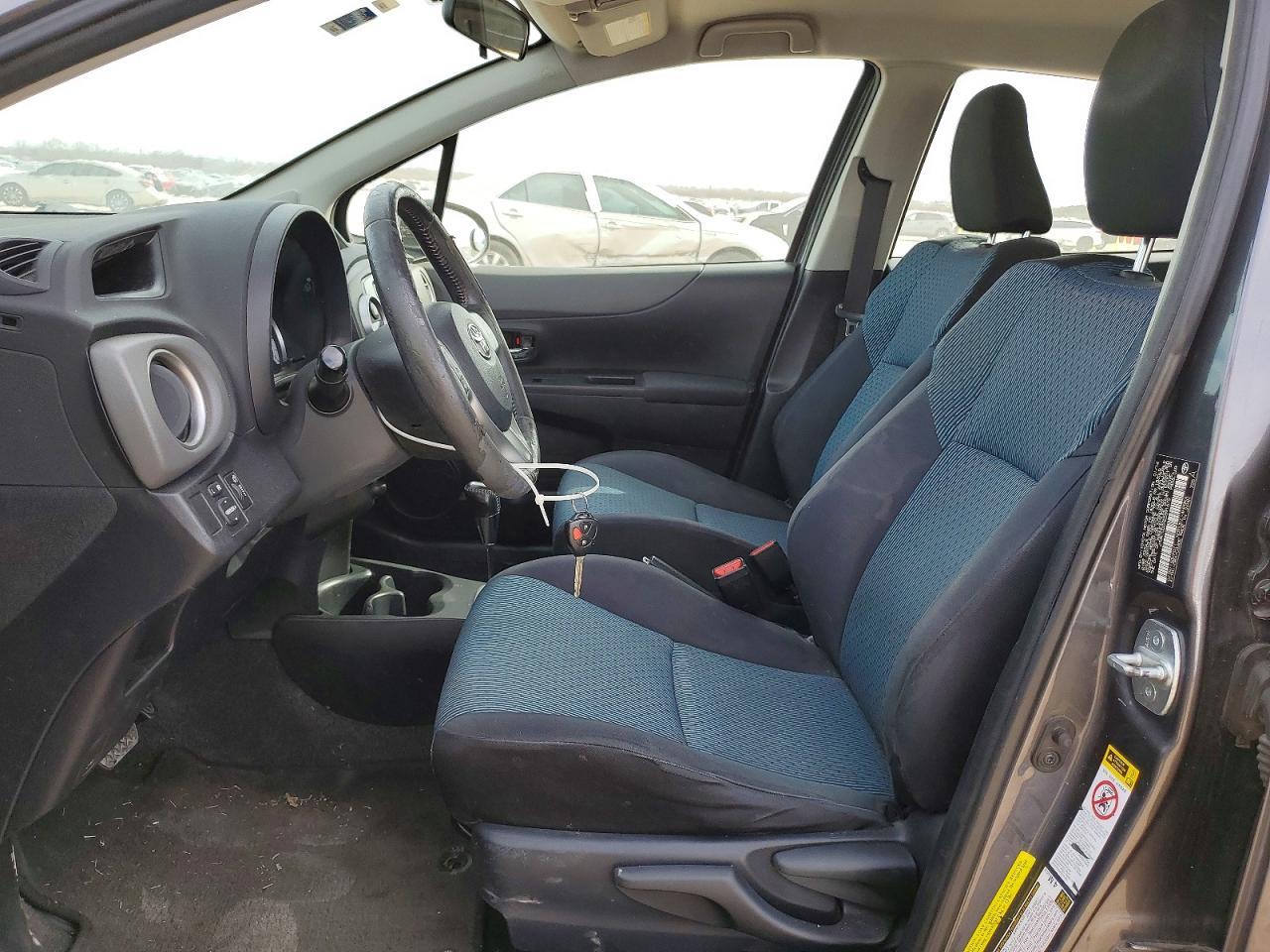 2014 Toyota Yaris 5-Door Se - zdjęcie 7