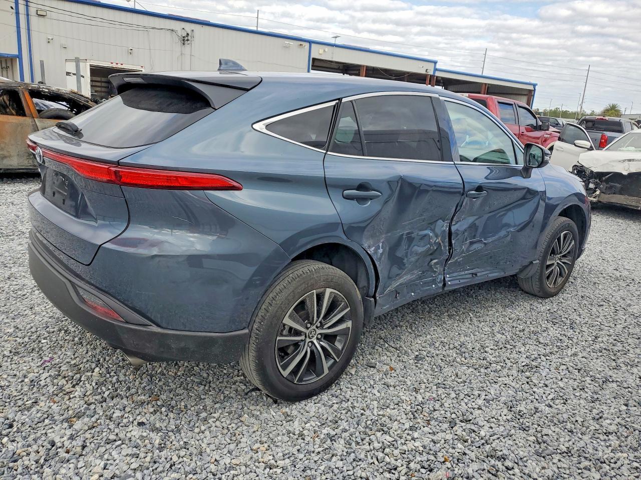 2024 Toyota Venza Le - zdjęcie 3