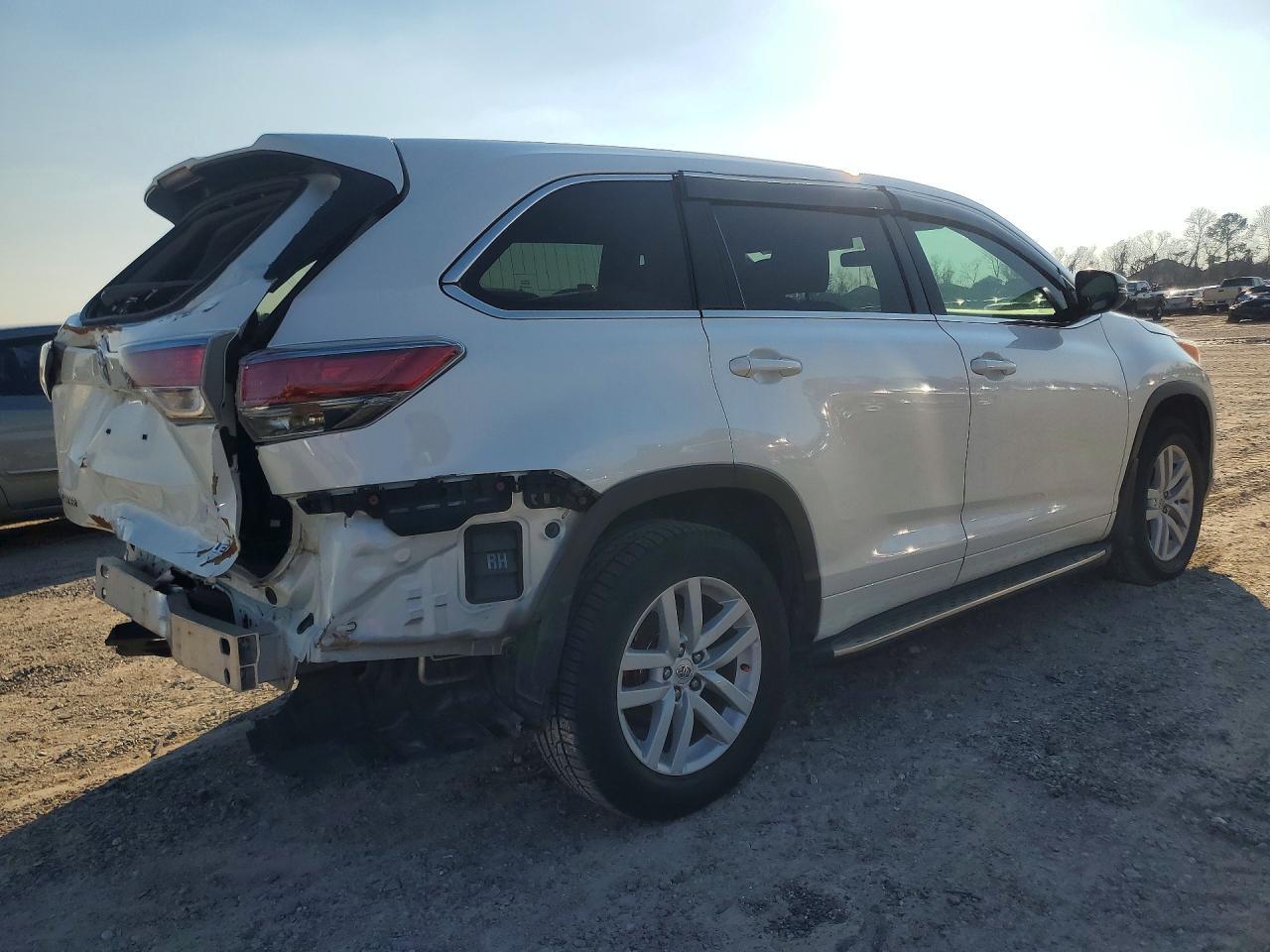 2015 Toyota Highlander Le - zdjęcie 3