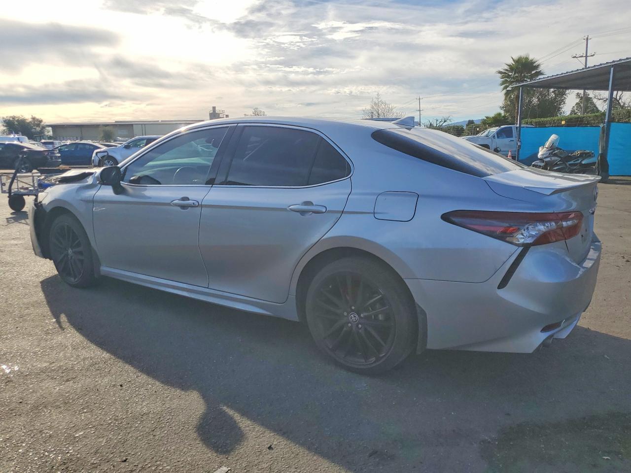 2023 Toyota Camry Xse - zdjęcie 2