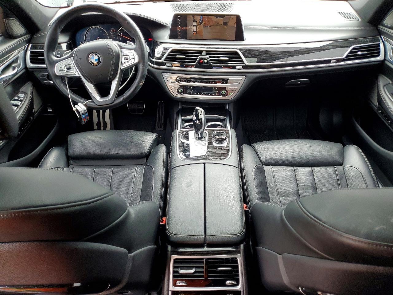 2019 BMW 740 I - zdjęcie 8