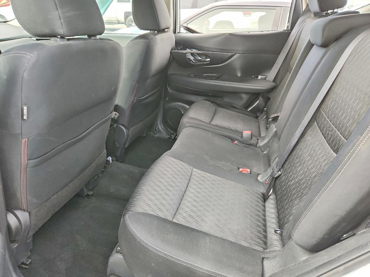 2017 Nissan Rogue S - zdjęcie 11