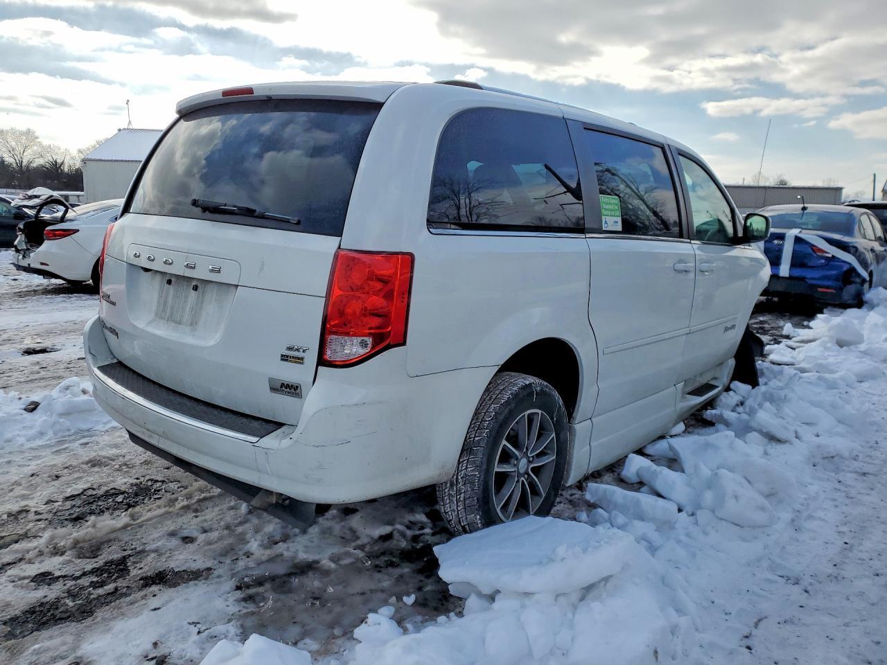 2017 Dodge Grand Caravan Sxt - zdjęcie 3
