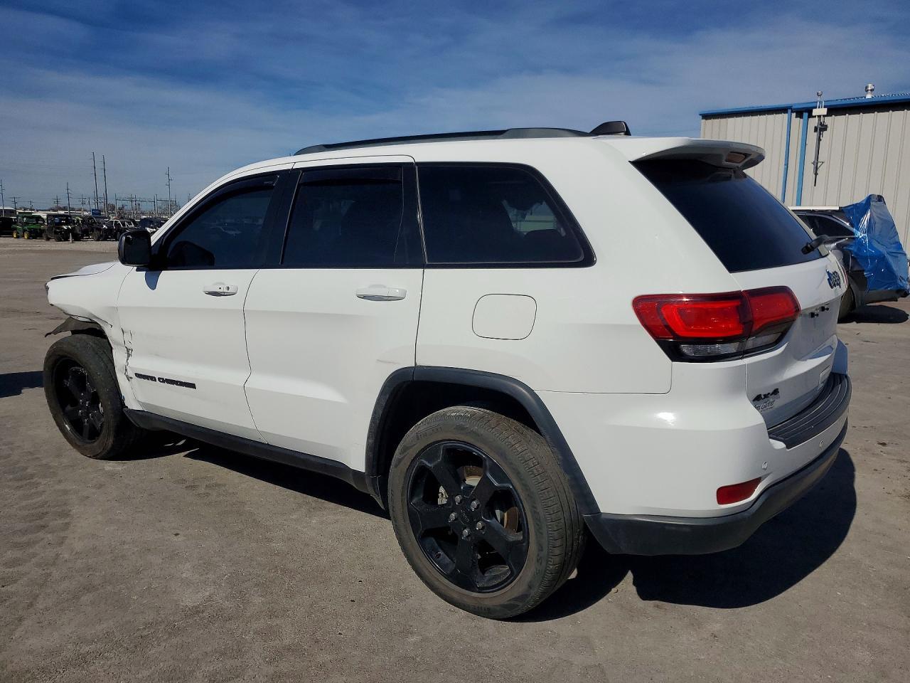 2018 Jeep Grand Cherokee Laredo - zdjęcie 2