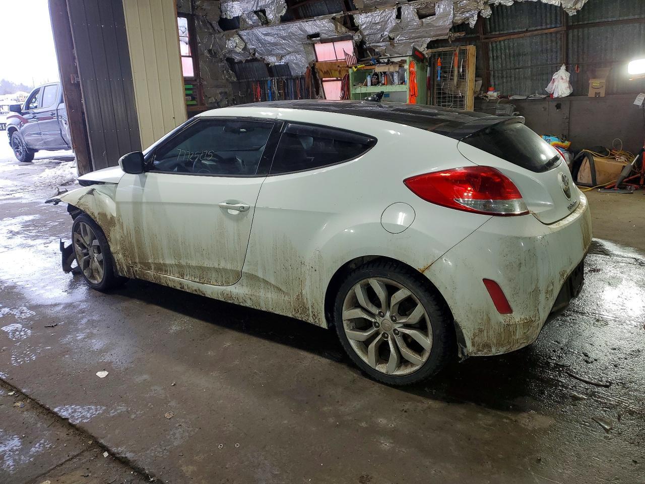 2013 Hyundai Veloster - zdjęcie 2