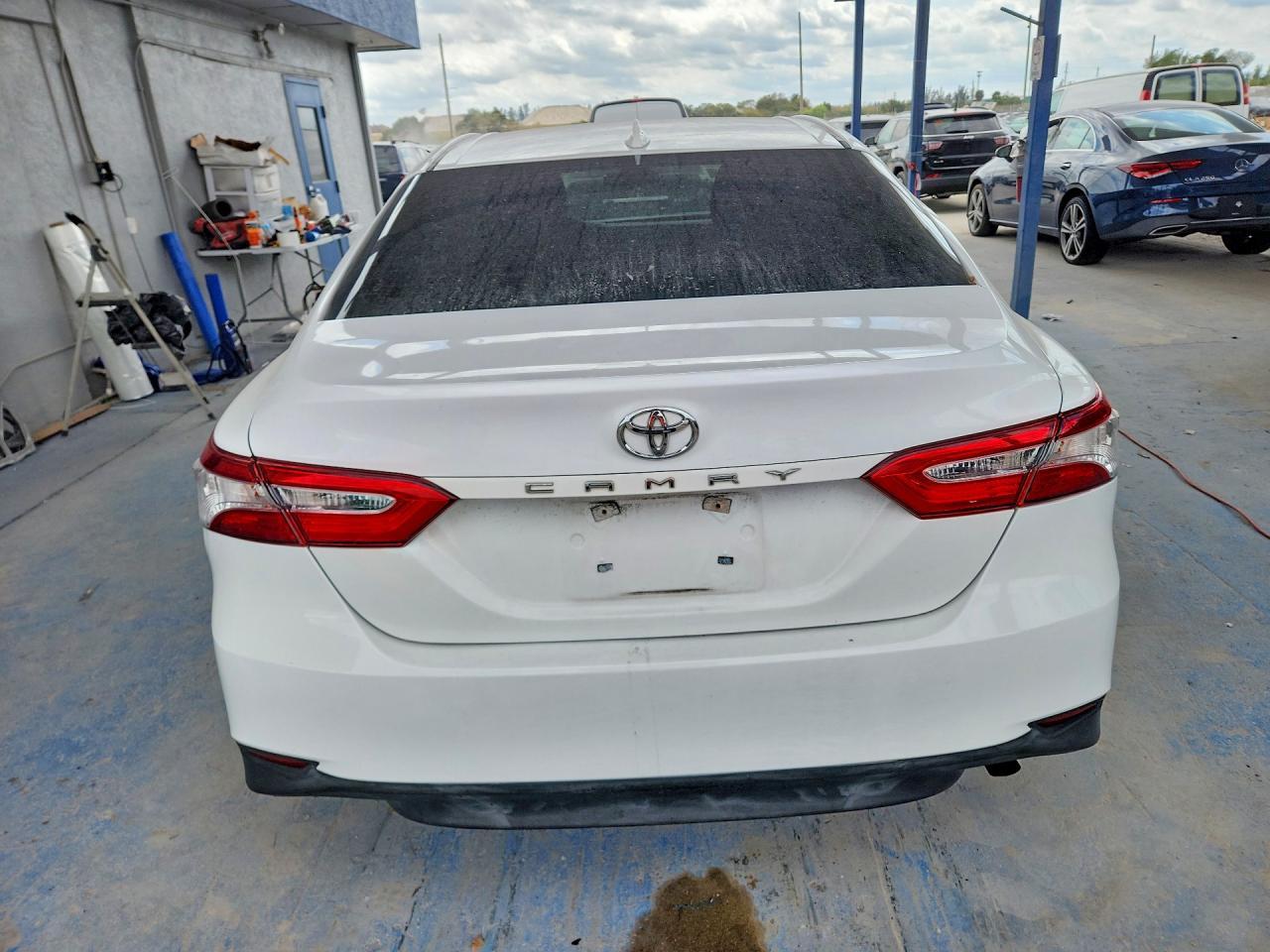 2019 Toyota Camry Le - zdjęcie 6