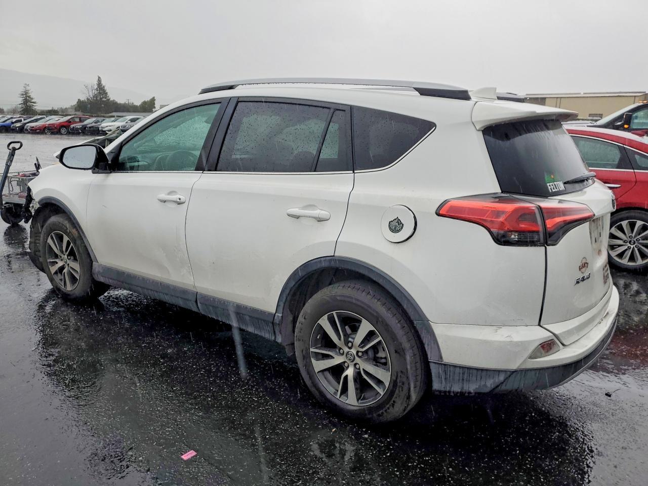 2018 Toyota Rav4 Xle - zdjęcie 2