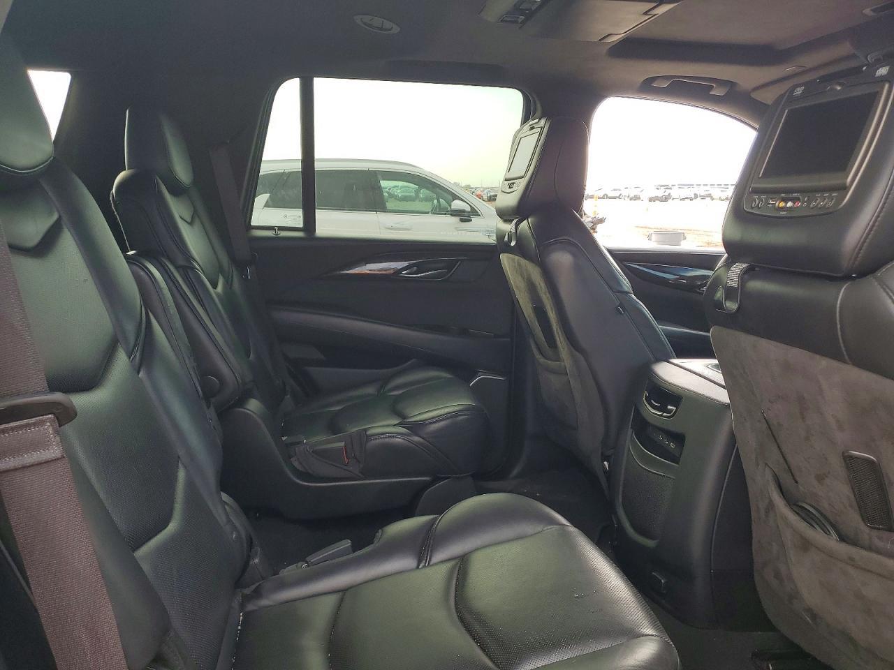 2019 Cadillac Escalade Platinum - zdjęcie 11
