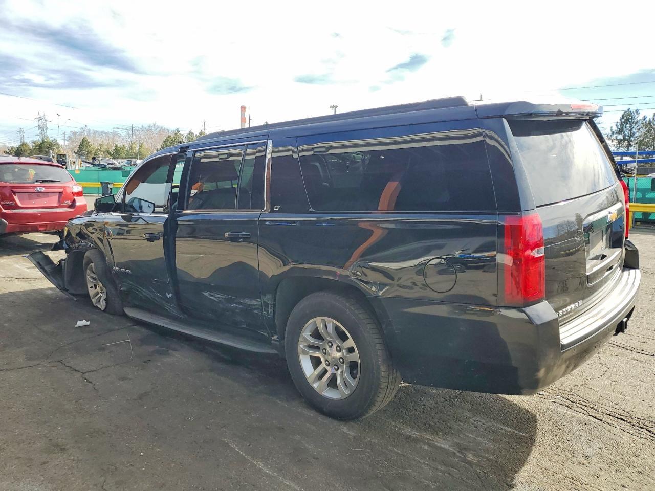 2020 Chevrolet Suburban 1 - zdjęcie 2