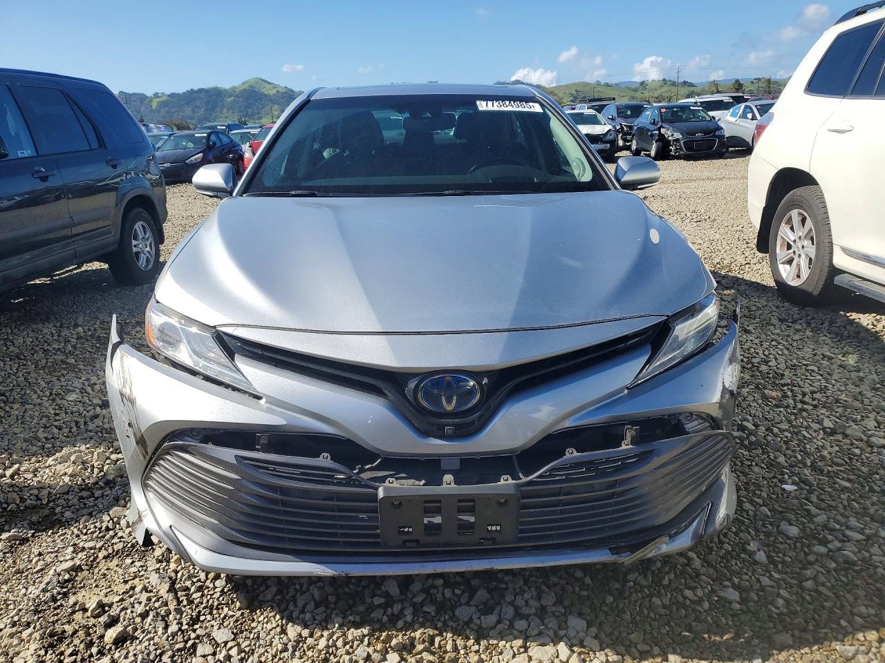 2018 Toyota Camry Hybrid - zdjęcie 5