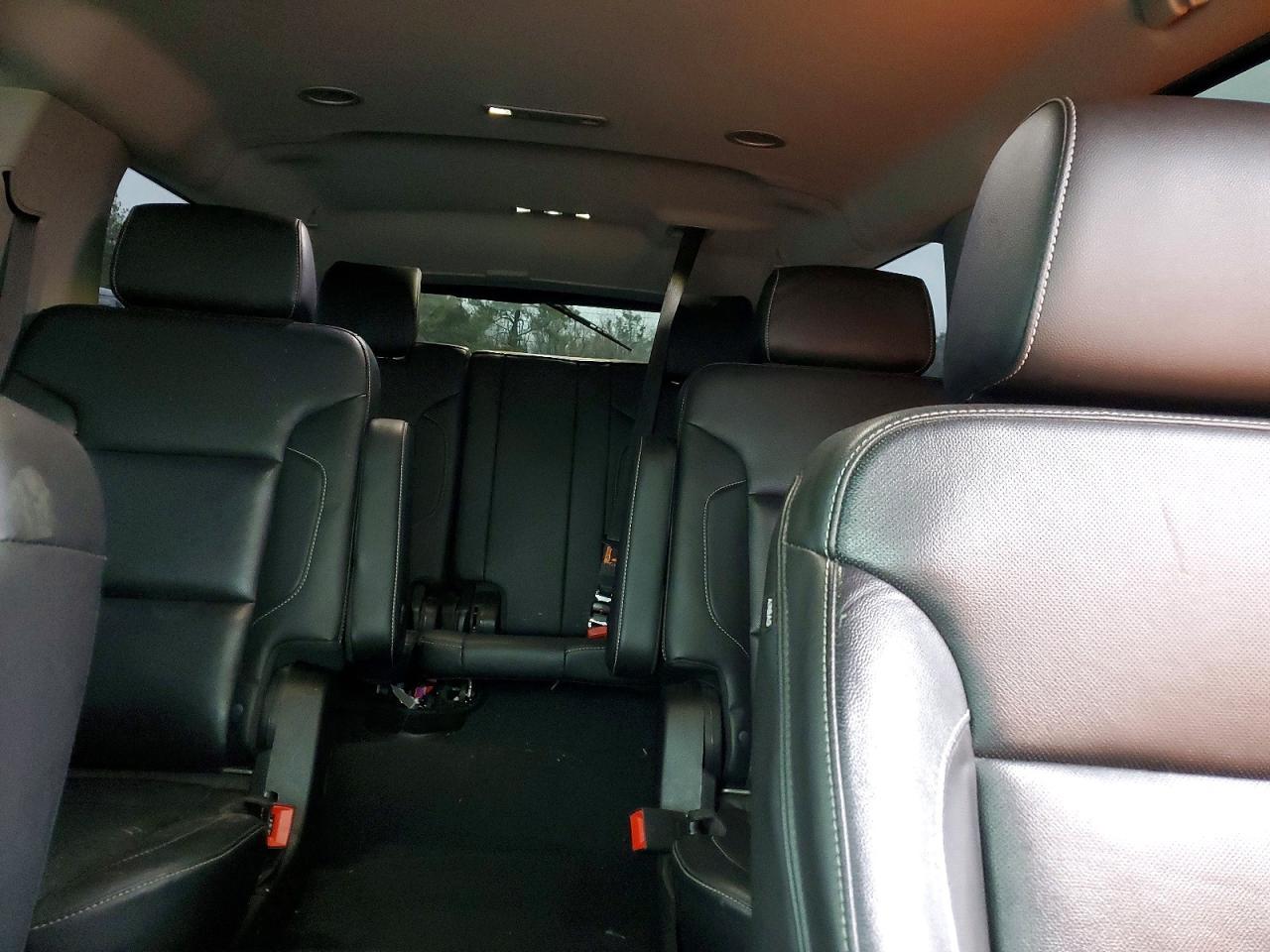 2020 Chevrolet Suburban C1500 Premier - zdjęcie 10