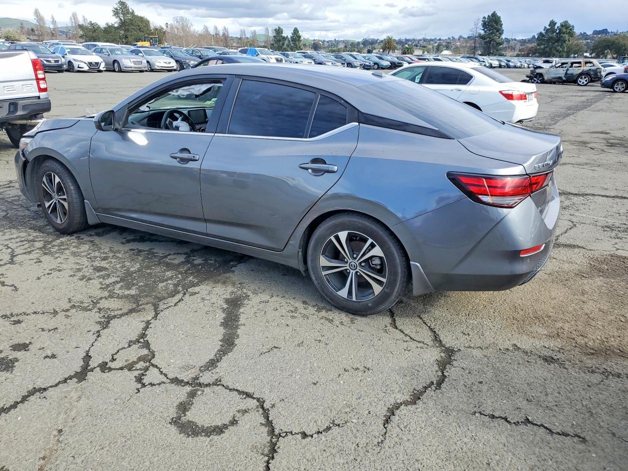 2021 Nissan Sentra Sv - zdjęcie 2