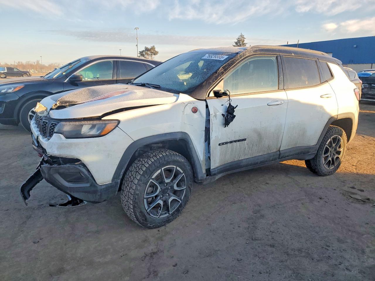 2024 Jeep Compass Trailhawk - zdjęcie główne