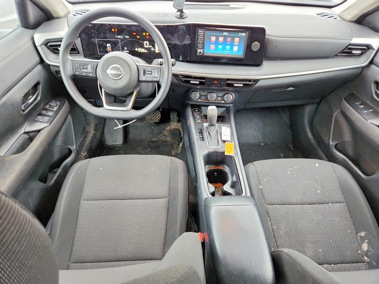 2025 Nissan Kicks S - zdjęcie 8