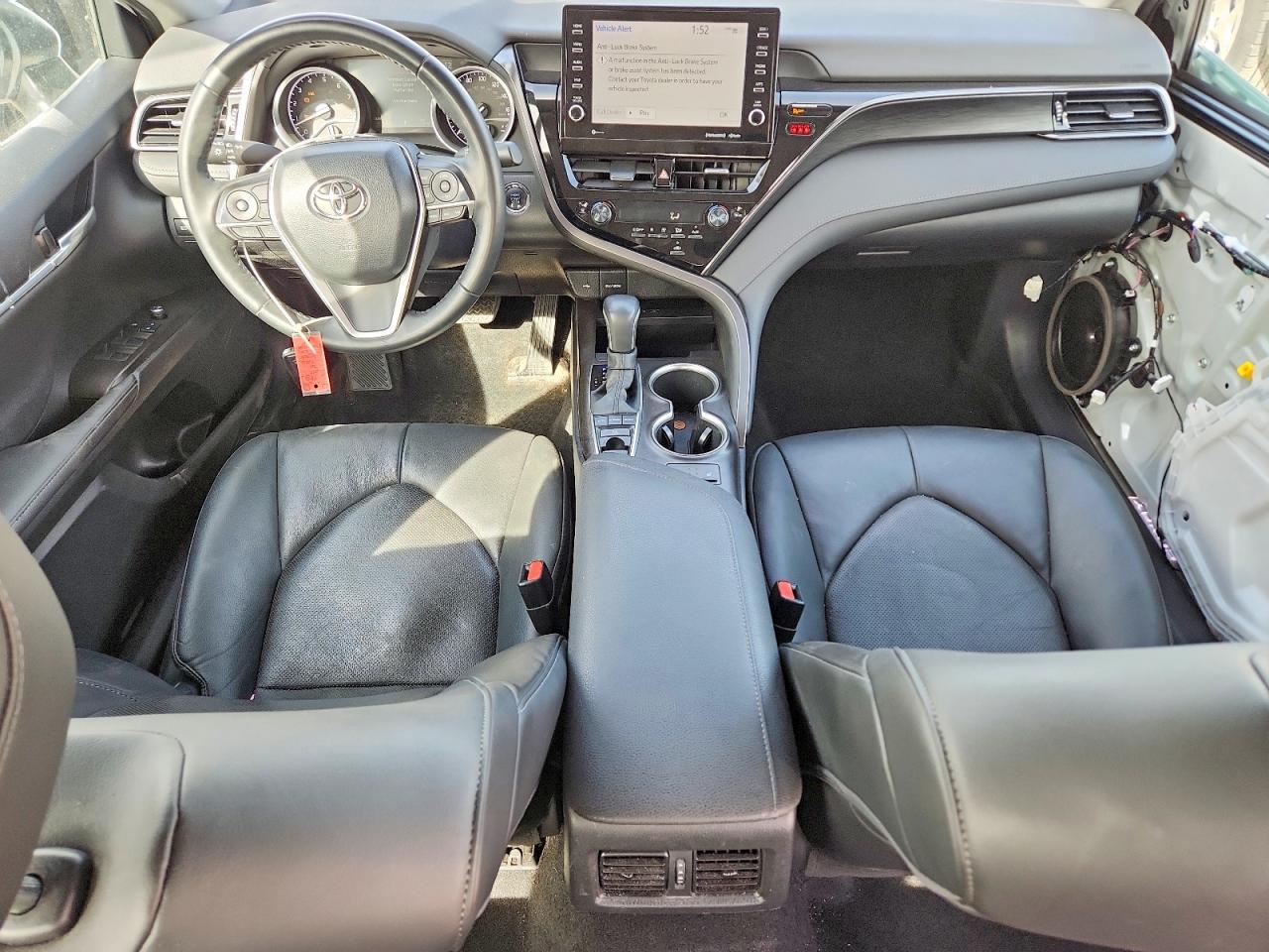 2022 Toyota Camry Xle - zdjęcie 8