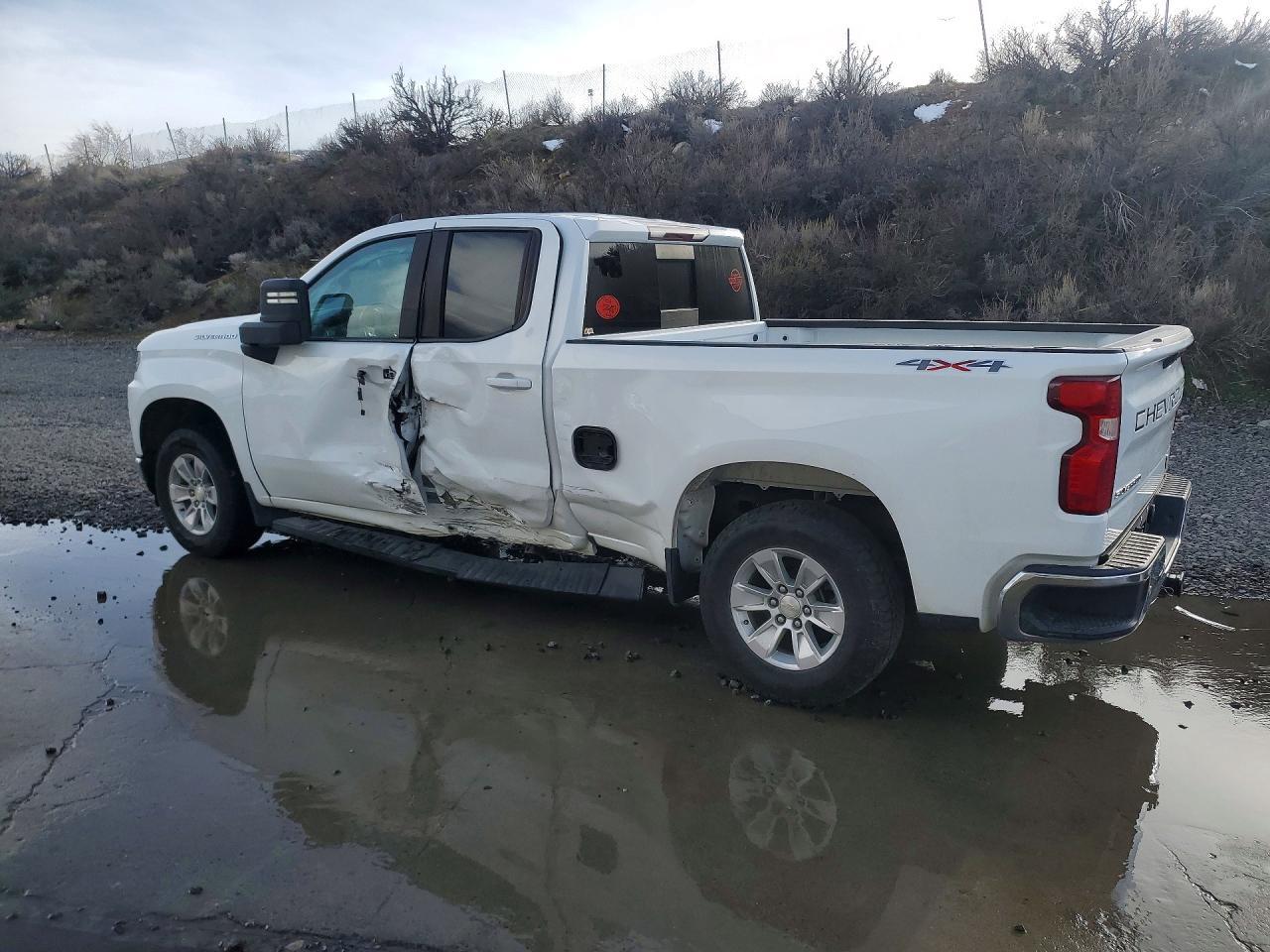 2020 Chevrolet Silverado K1500 Lt - zdjęcie 2