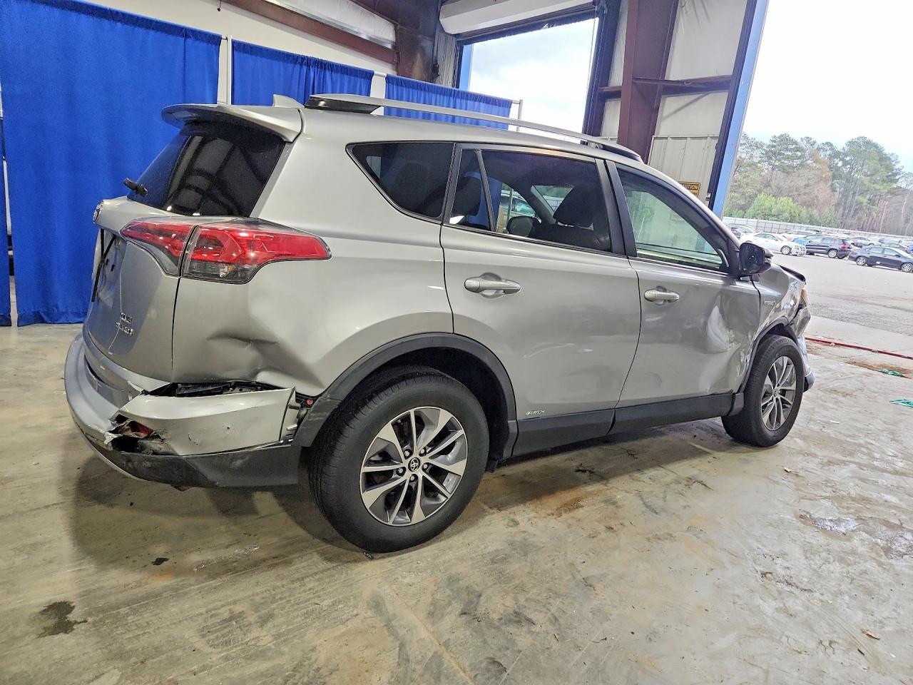 2017 Toyota Rav4 Hv Le - zdjęcie 3
