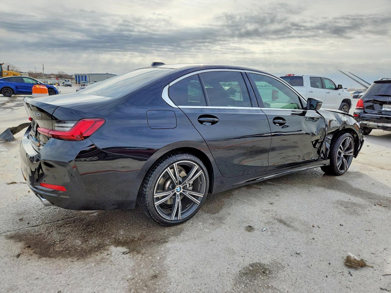 2024 BMW Motorrad 330I - zdjęcie 3