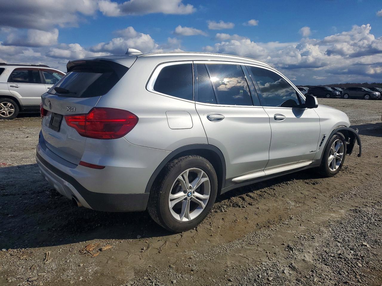 2018 BMW X3 xDrive30I - zdjęcie 3
