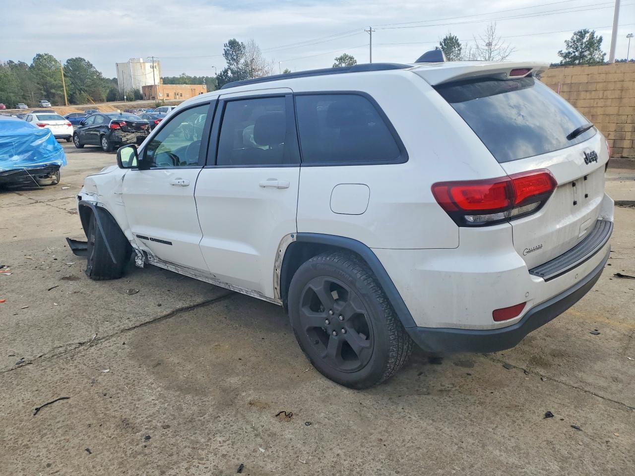 2021 Jeep Grand Cherokee Laredo - zdjęcie 2