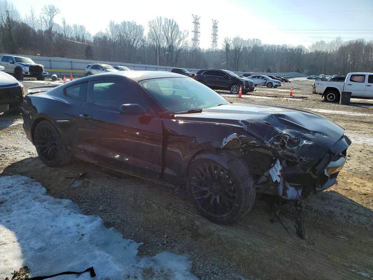 2015 Ford Mustang - zdjęcie 4