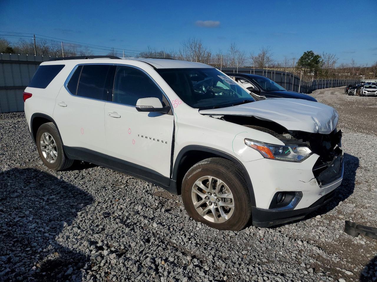 2021 Chevrolet Traverse Lt - zdjęcie 4