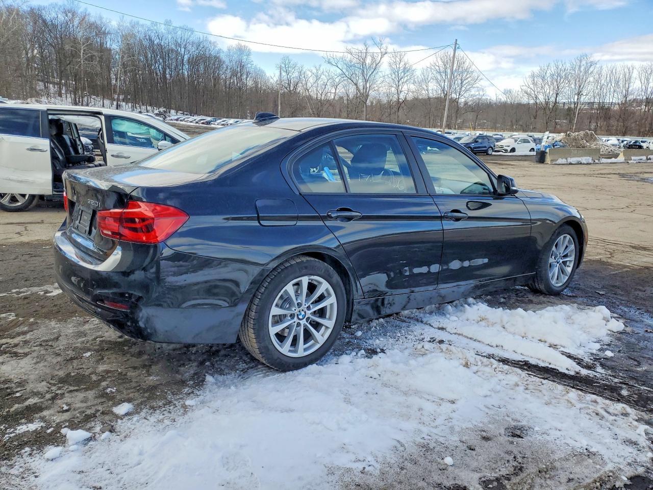 2018 BMW 320 Xi - zdjęcie 3