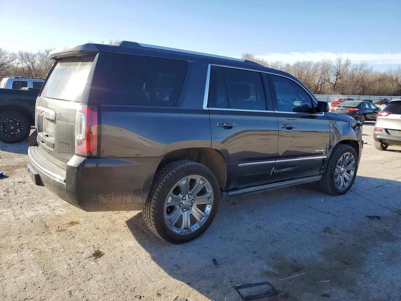 2015 GMC Yukon Denali - zdjęcie 3