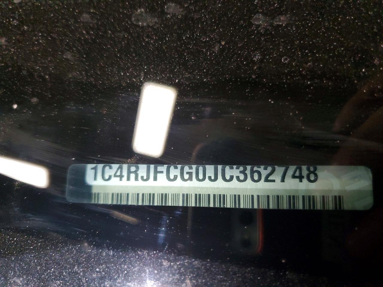 2018 Jeep Grand Cherokee Overland - zdjęcie 13