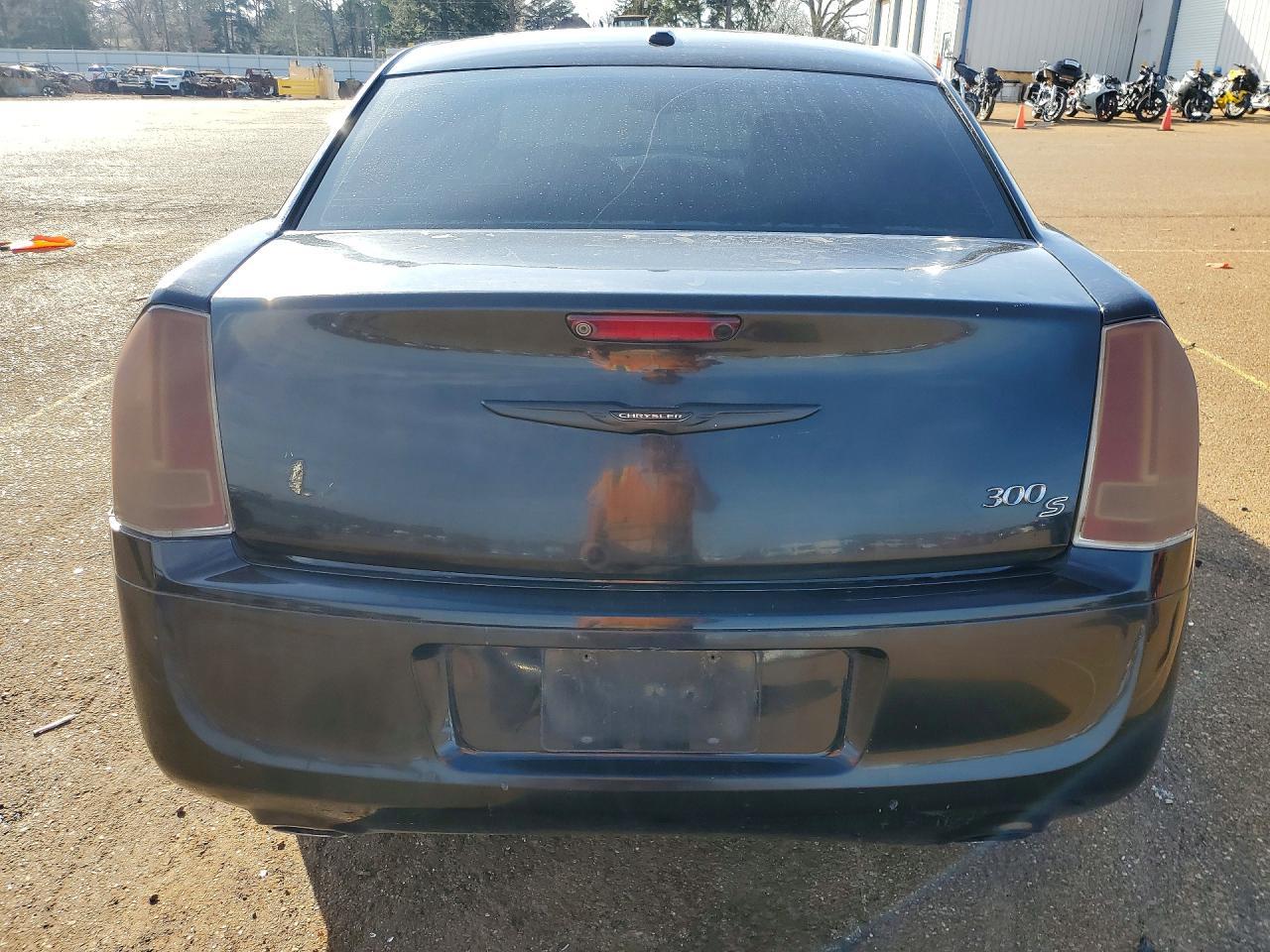 2014 Chrysler 300 S - zdjęcie 6