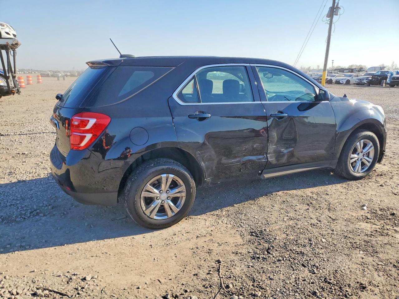 2023 Chevrolet Equinox Ls - zdjęcie 3