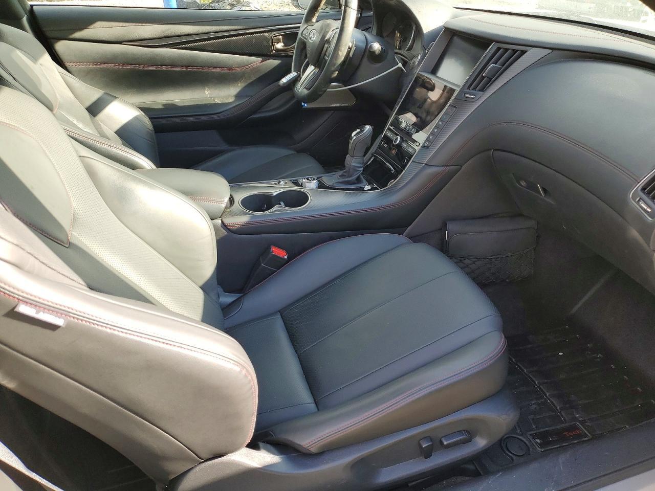 2021 Infiniti Q60 Red Sport 400 - zdjęcie 10