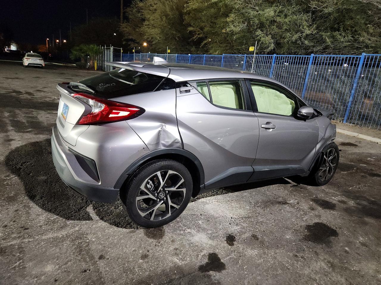 2019 Toyota C-Hr Xle - zdjęcie 3