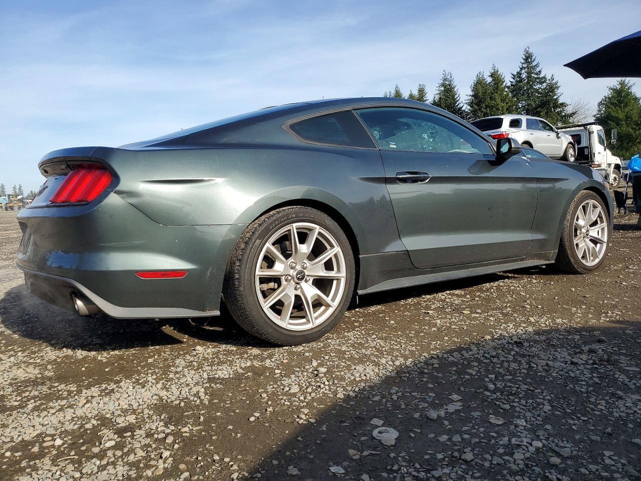 2015 Ford Mustang - zdjęcie 3