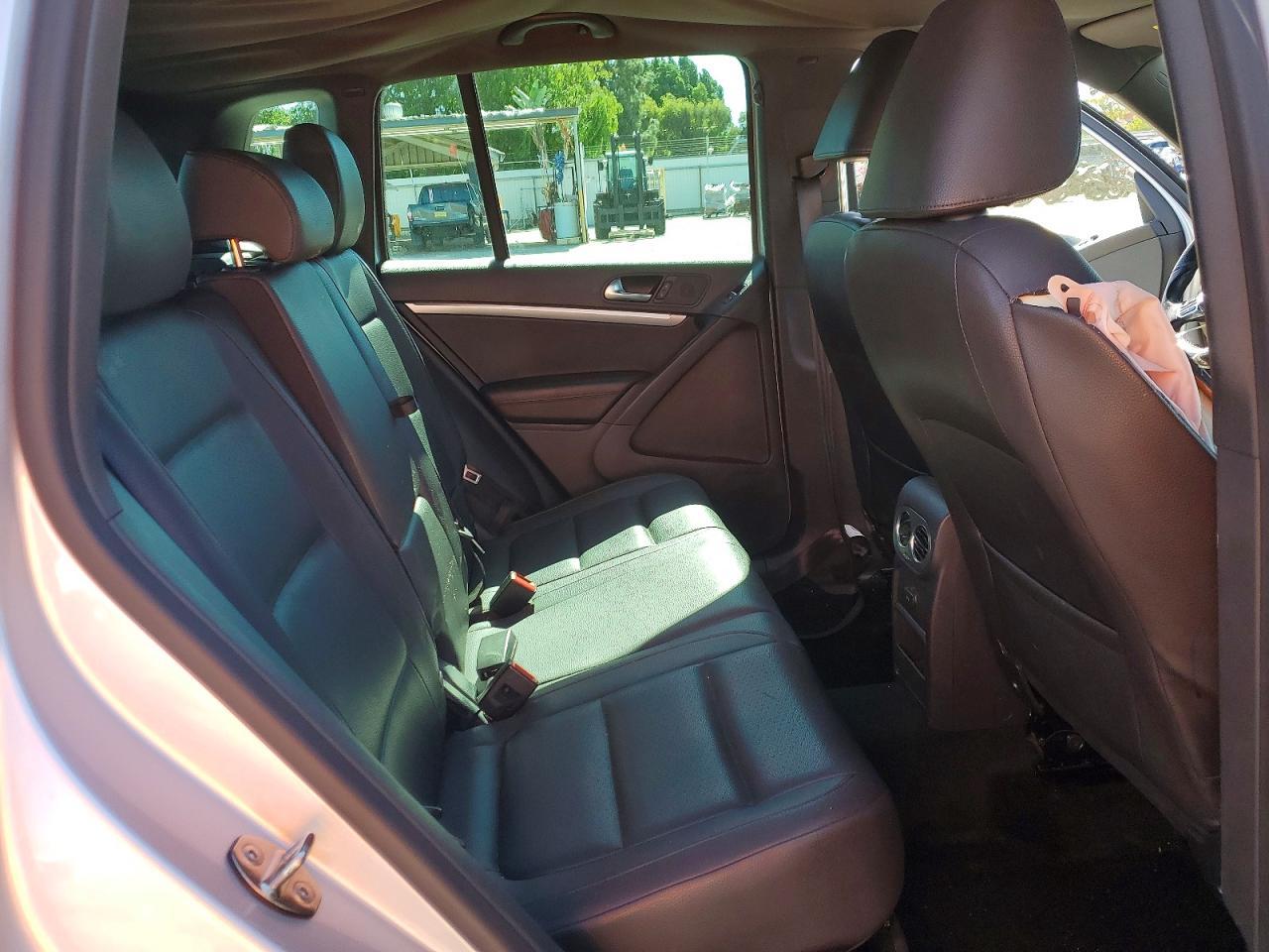 2016 Volkswagen Tiguan S - zdjęcie 11