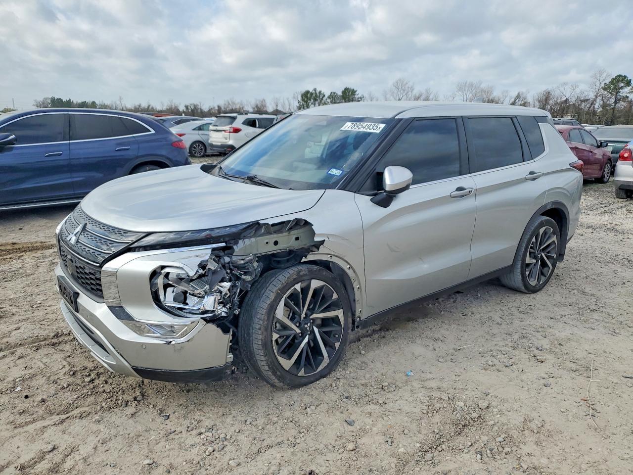 2022 Mitsubishi Outlander Se - zdjęcie główne