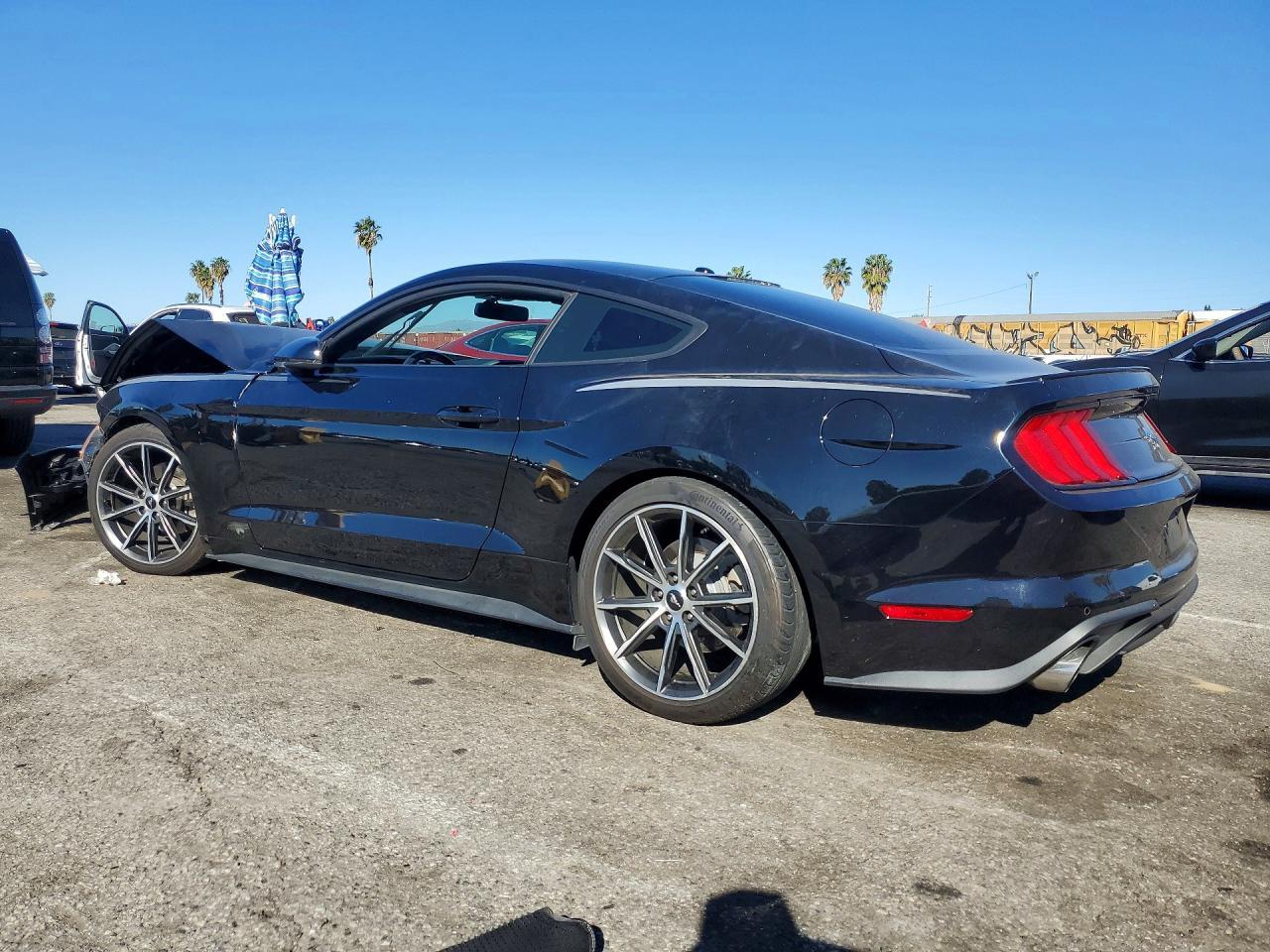 2018 Ford Mustang - zdjęcie 2