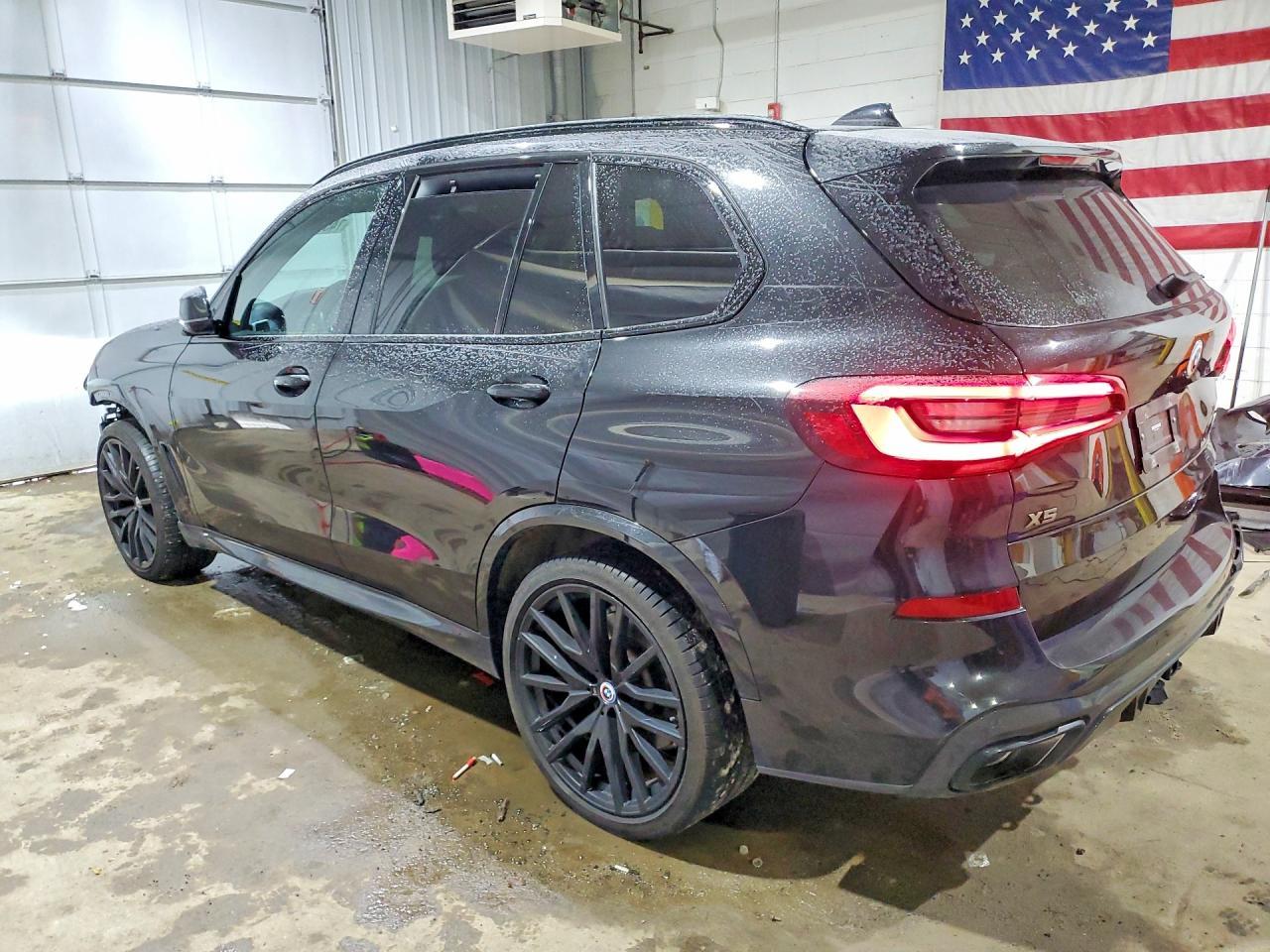 2022 BMW X5 M50I - zdjęcie 2