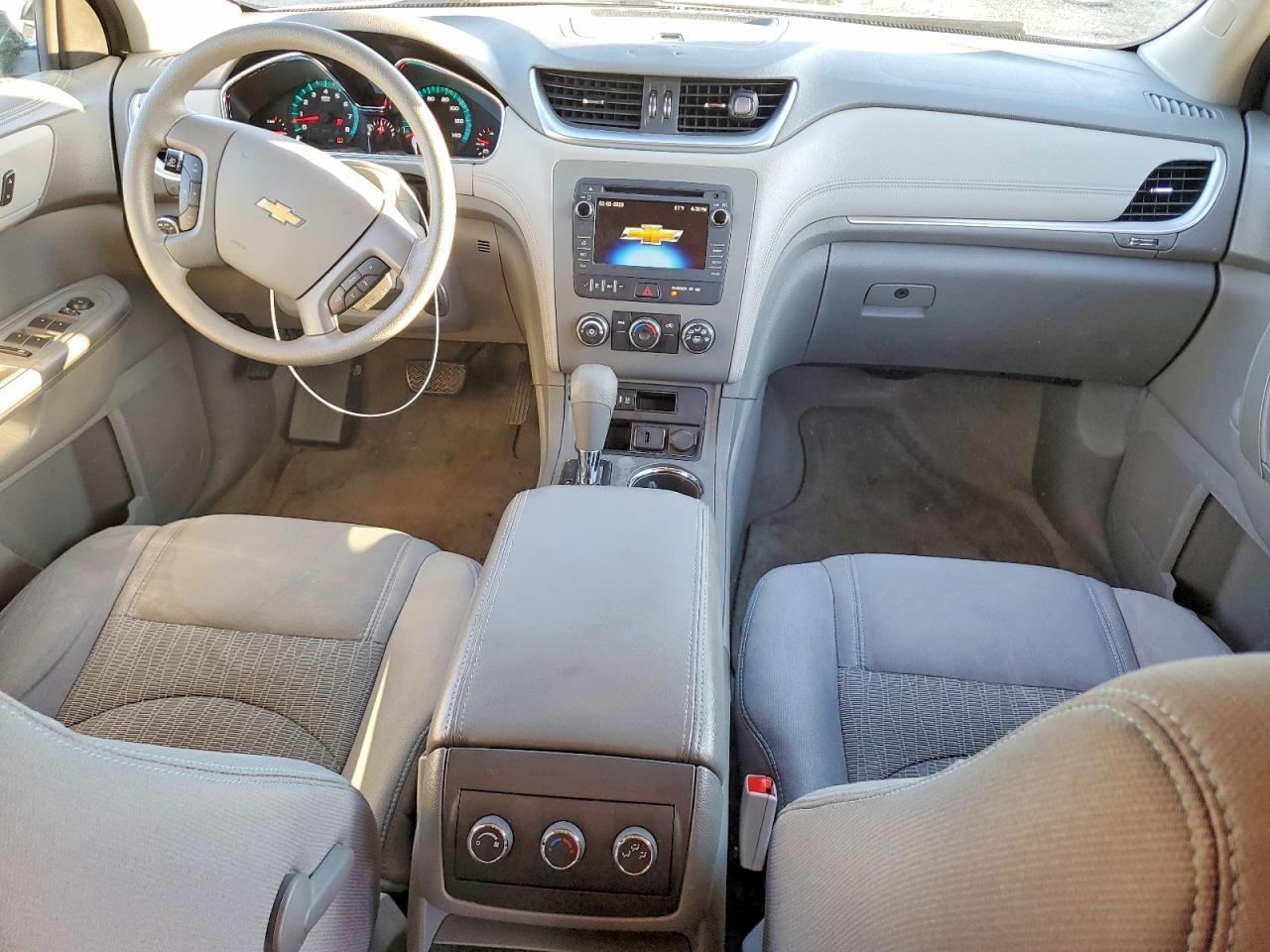 2016 Chevrolet Traverse Ls - zdjęcie 8