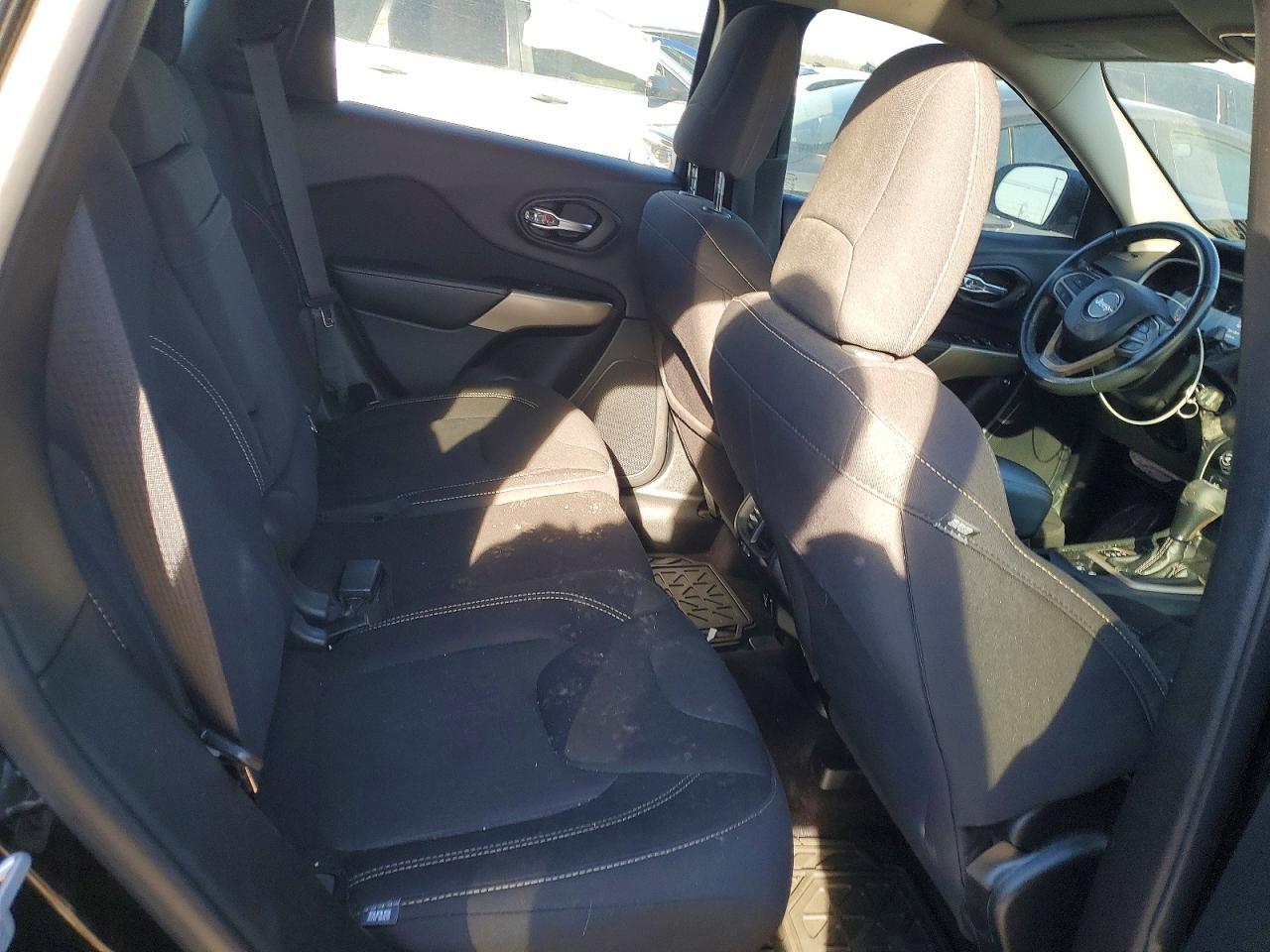 2017 Jeep Cherokee Latitude - zdjęcie 10