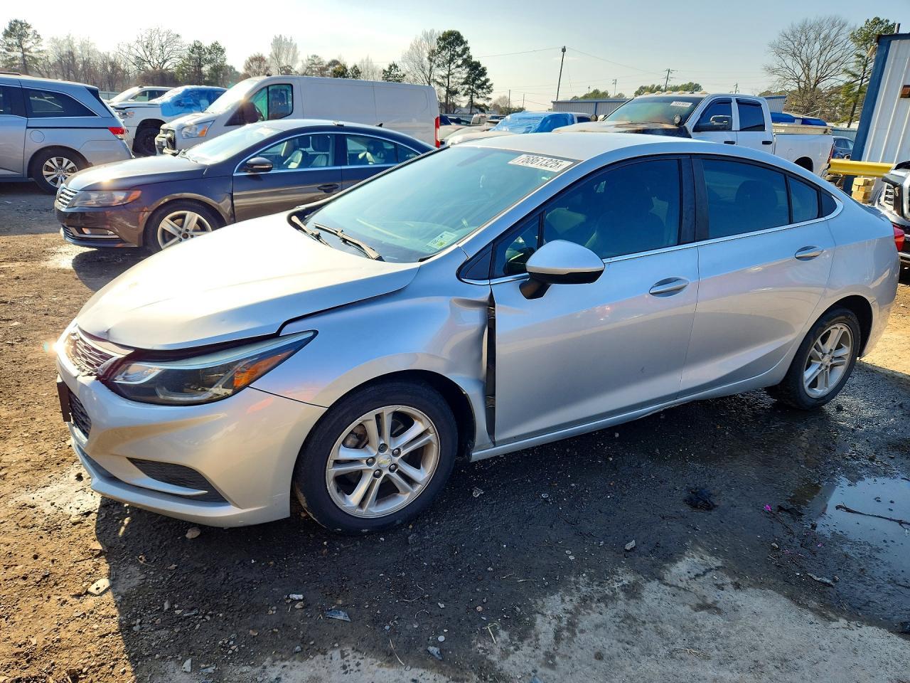 2017 Chevrolet Cruze Lt - zdjęcie główne