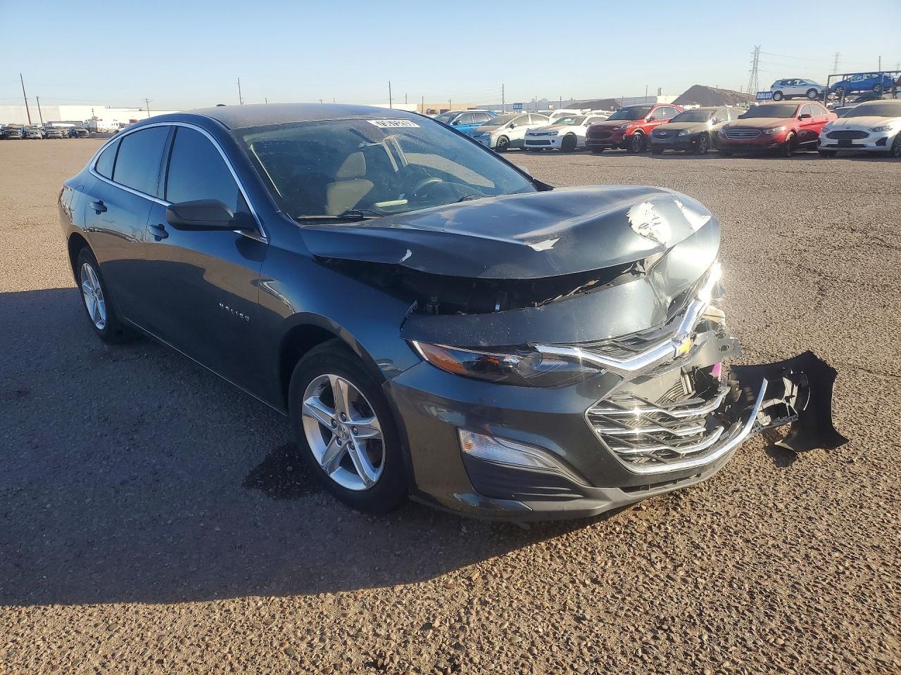 2020 Chevrolet Malibu Ls - zdjęcie 4