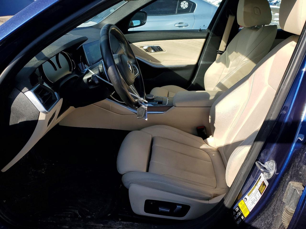 2020 BMW Seria 3 330i - zdjęcie 7