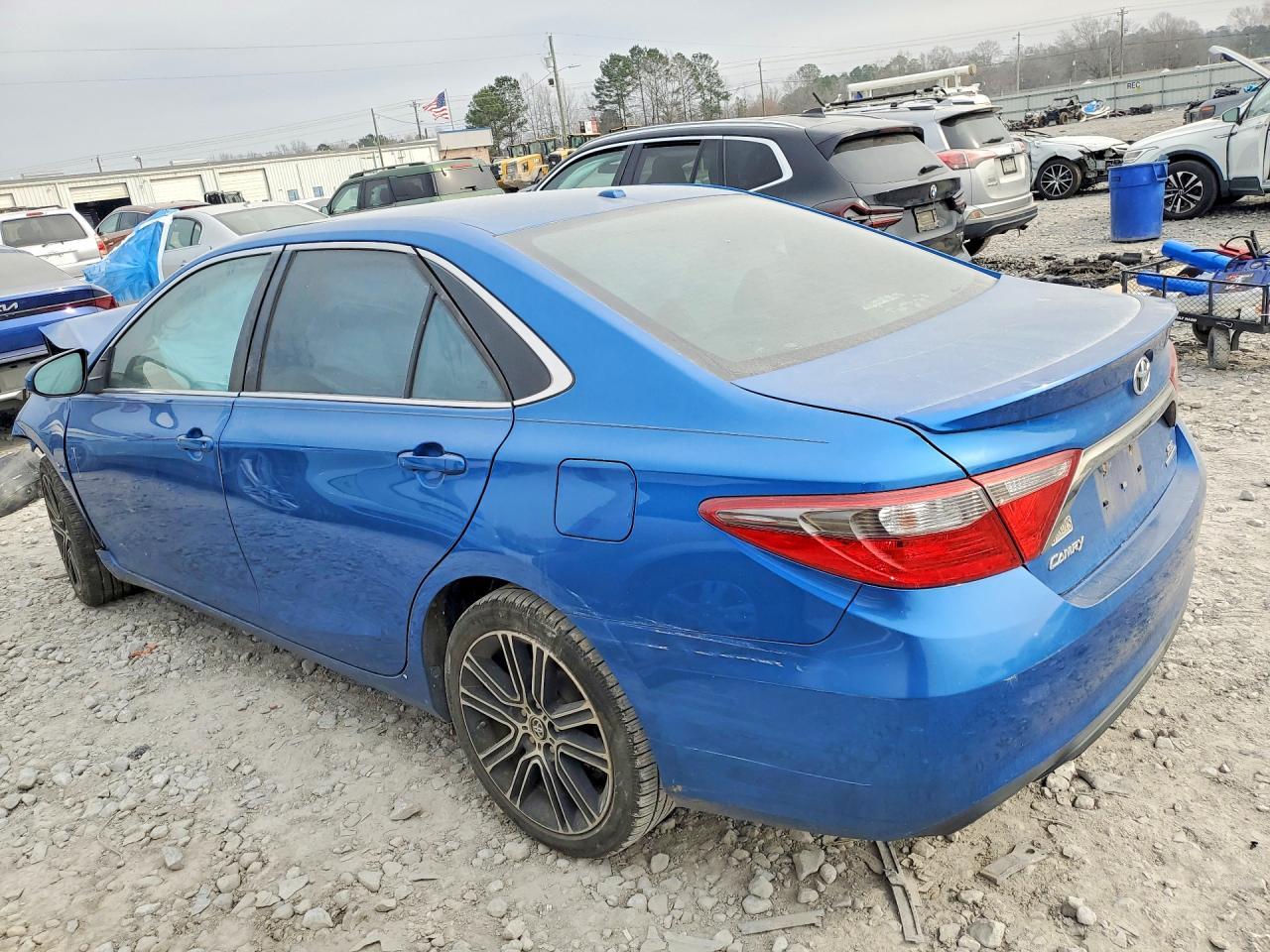 Toyota Camry - zdjęcie 2