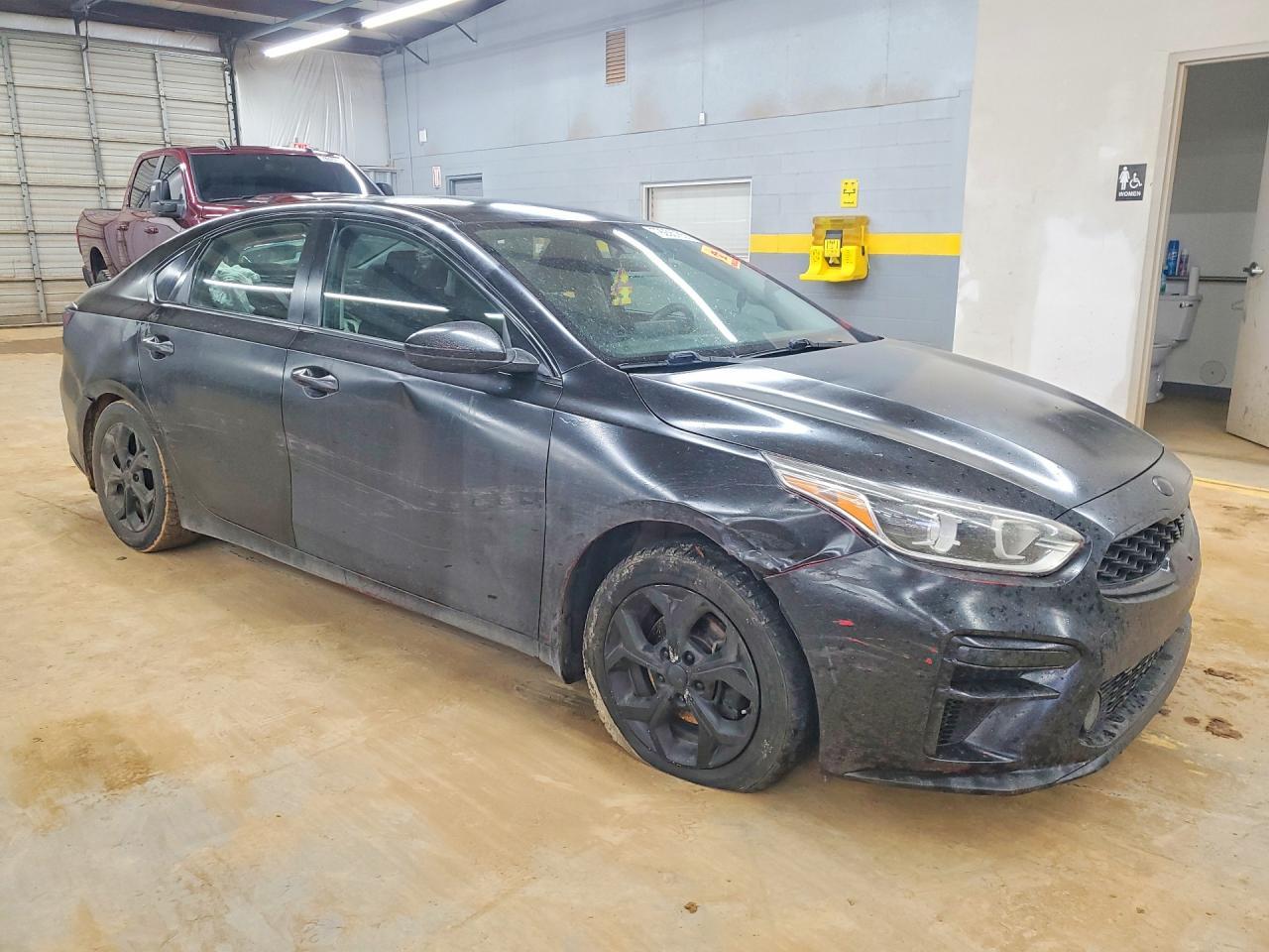 2019 Kia Forte Lxs - zdjęcie 4