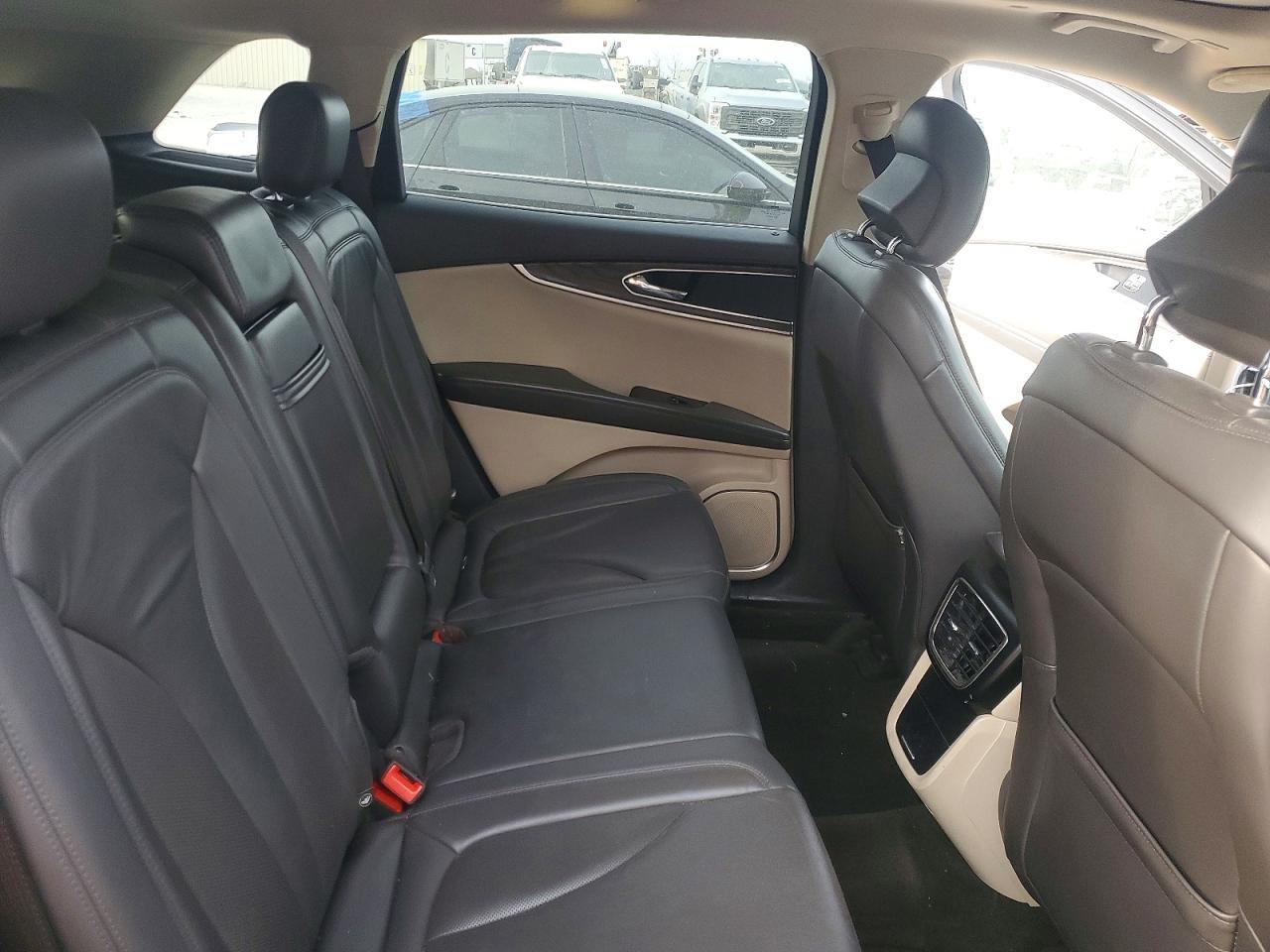 2019 Lincoln Nautilus Select - zdjęcie 10