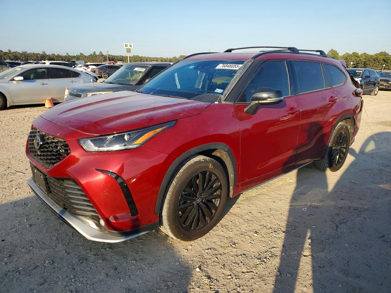 2023 Toyota Highlander L - zdjęcie główne