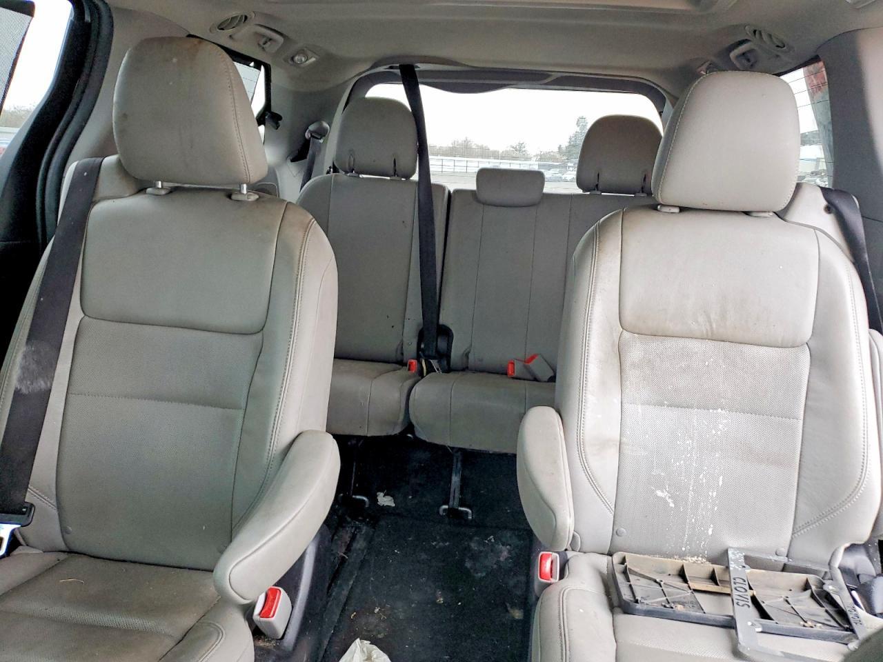 2017 Toyota Sienna Xle - zdjęcie 10