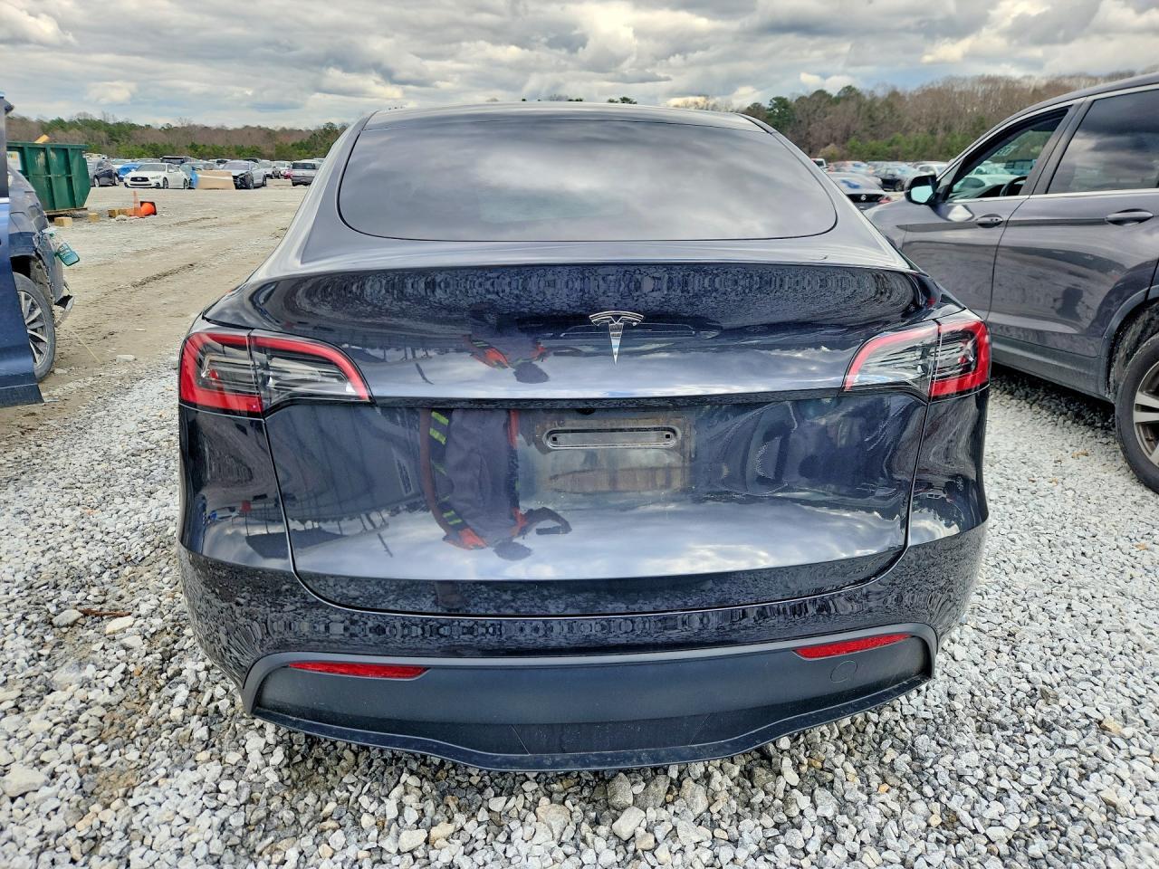 2024 Tesla Model Y - zdjęcie 6